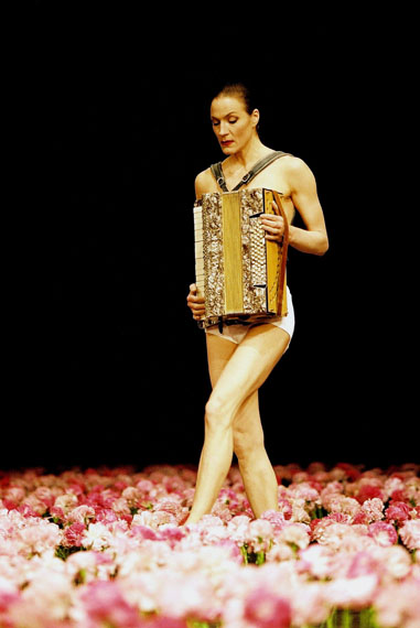 PINA BAUSCH SEEN BY URSULA KAUFMANN PINA BAUSCH SEEN BY URSULA KAUFMANN