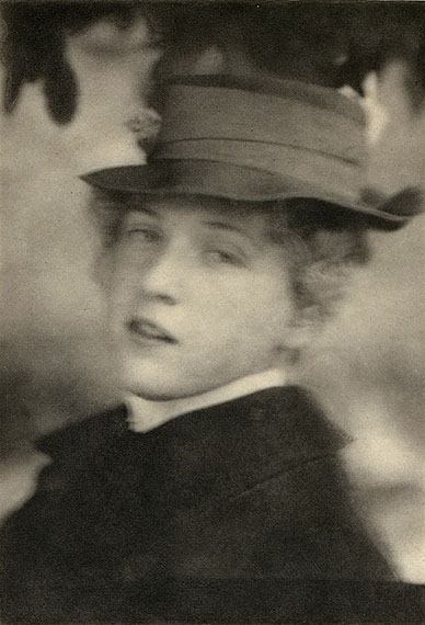 Alfred Stieglitz: Miss S.R., 1904ARTE France / © Alfred Stieglitz/Archive Photos/Getty Images + Alfred Stieglitz/Georgia O'Keeffe Museum/ADAGP, Paris, 2012