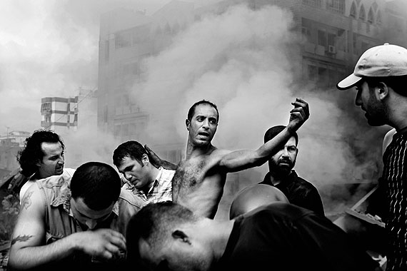 Paolo Pellegrin: Moments after an Israeli air strike destroyed several buildings in Dahia, Beirut, August 2006 © Paolo Pellegrin/Magnum Photos/Focus
