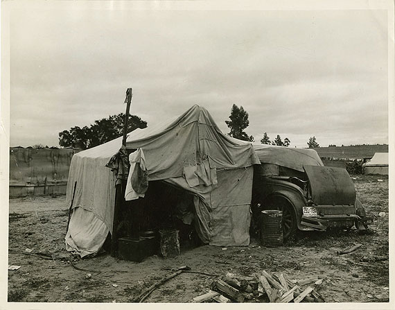 Dorothea Lange (1895-1965)Home of Oklahoma drought refugees Février, 1936