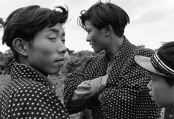Young Men, Niida Akita 1952 © Ihei Kimura