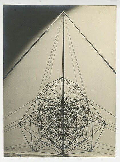 lot 140 : Man Ray (1890 - 1976)Objet mathématiqueParis, 1935