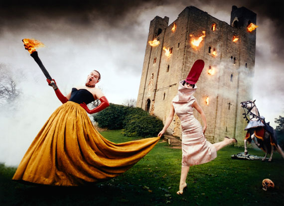 DAVID LACHAPELLE (* 1963) Alexander McQueen and Isabella Blow: Burning down the House, Essex 1996Chromogenic print42,5 x 58,1 cm (16.7 x 22.9 in)€ 4,000–5,000