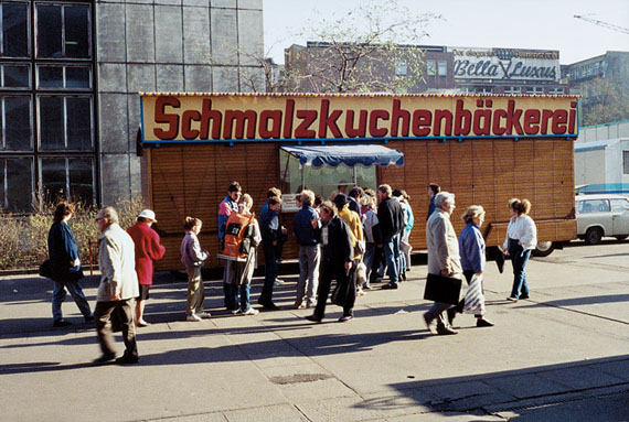 Klaus Staeck: Leipzig, Schmalzkuchenbäckerei, 12.11.1989
