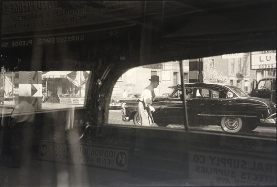 SAUL LEITERSodas, early1950'sGelatin silver print, printed later28 x 35 cm