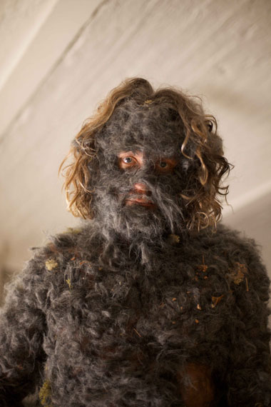 Bjørn Melhus: I'M NOT THE ENEMY, 2011, bearman setfoto
