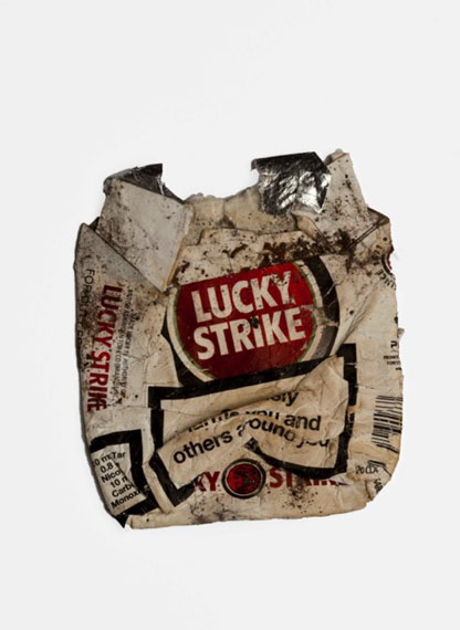Coffee, Cigarettes and Bombs, luckystrike_red© Martin Mlecko, courtesy PINTER & MILCH