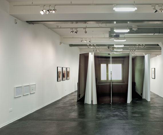"Totale Wohnung", Ausstellungsansicht, Zephyr – Raum für Fotografie Mannheim, © Susa Templin; Courtesy Galerie Thomas RehbeinFoto: rem, Maria Schumann