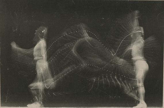Georges Démény
Saut en longueur sans élan (Sprung aus dem Stand), ca. 1906
Chronofotografie, 11,3 x 15,2 cm
Privatsammlung
Courtesy Hans P. Kraus jr., New York