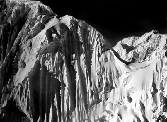 Henry Bradford Washburn: Mount Huntington’s Incredible North Face, Alaska, 1978 © Bradford Washburn, courtesy Decaneas Archive, revere, MA