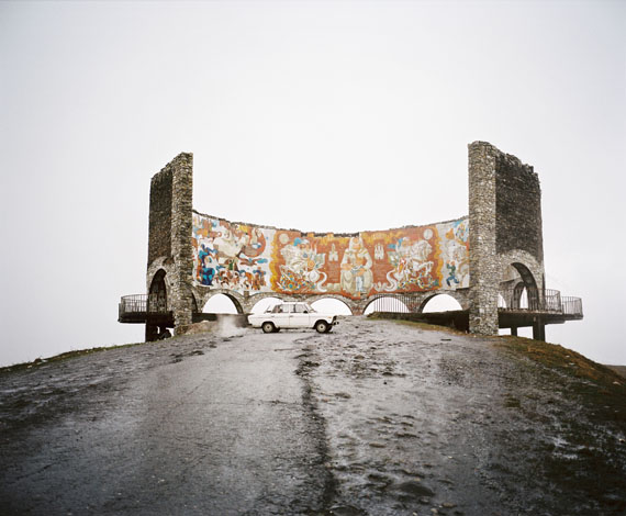 Rob Hornstra - Georgian Military Highway, Gudauri, Georgia, 2013 © Rob Hornstra / Flatland Gallery. From: An Atlas of War and Tourism in the Caucasus (Aperture, 2013).