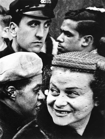 4 heads, New York 1955 © William Klein