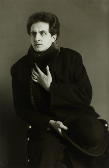 August Sander: Der Tenor / The Tenor [Leonardo Aramesco], vers 1928 © Photographische Sammlung/SK Stiftung Kultur, Cologne