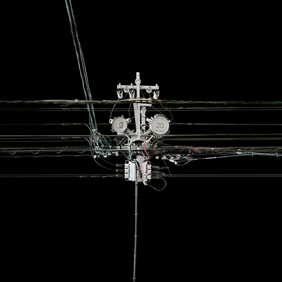 Andreas Gefeller: Poles 44, aus The Japan Series, 2010, 100 x 100 cm, Inkjetprint, gerahmt