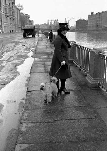 Jiri Tondl: The lady with the dog, Leningrad 1970s
