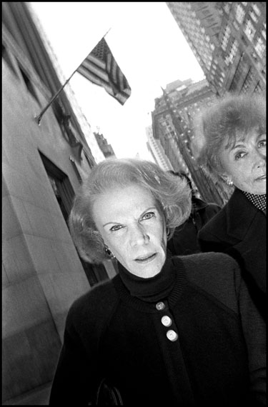 Bruce Gilden, Woman walking 5th Avenue, New York City, 1992