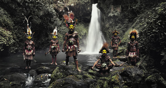 © JIMMY NELSON, TUMBU, HANGU, PETER, HAPIYA, KATI, HENGENE & STEVEN HULI WIGMEN AMBUA FALLS, TARI VALLEY, PAPUA NEW GUINEA, 2010 