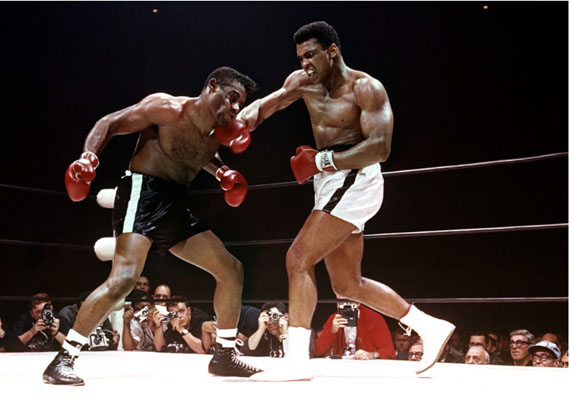 Muhammad Ali defeating Floyd Patterson, Las Vegas, 1965© Lawrence Schiller