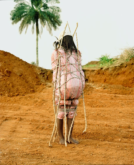 Namsa Leuba, Statuette Ndoki, Saléou Guinea, from the series Ya Kala Ben 2011, Courtesy of the artist