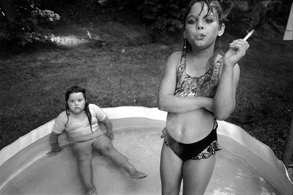 © Mary Ellen Mark, Amanda and Her cousin Amy, Valdese, North Carolina, USA, 1990