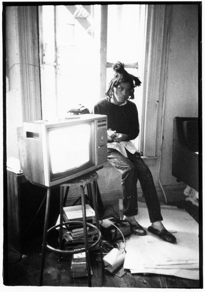 Roland Hagenberg: "Jean-Michel Basquiat, TV", New York, 1983 © Roland Hagenberg. Courtesy of ponyhof artclub contemporary art