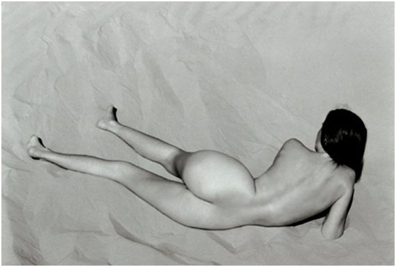 Edward Weston
Nude (Charis on Dunes), 1936
Gelatin silver print
9.5 x 9.5 in.
Est. US$8,000–10,000