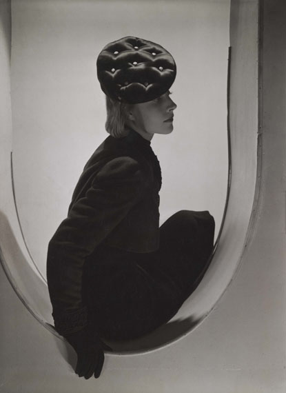 Horst P. Horst: Schiaparelli Fashion, Paris, 1937© Horst Estate and Condé Nast