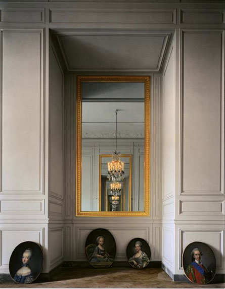 Cabinet Intérieur de Mme Adélaïde #2, (56 C) CCE.01.058, Corps Central – R.d.C, Versailles, 1986© Robert Polidori, courtesy Edwynn Houk Gallery