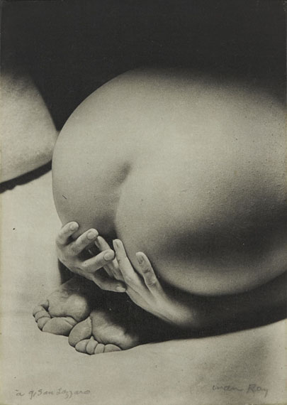 MAN RAYLA PRIÈRE – 1930GELATIN SILVER PRINT ON FABRIC, CIRCA 197033 x 24 cm (12,87 x 9,36 in.)Estimate: 20 000-30 000€