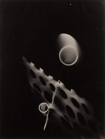 Lot No. 22László Moholy-Nagy, Fotogram VIII, 1922Silver print, printed c. 1925 Estimate: €30,000-50,000