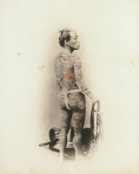 Felice Beato: Tätowierter Mann um 1870