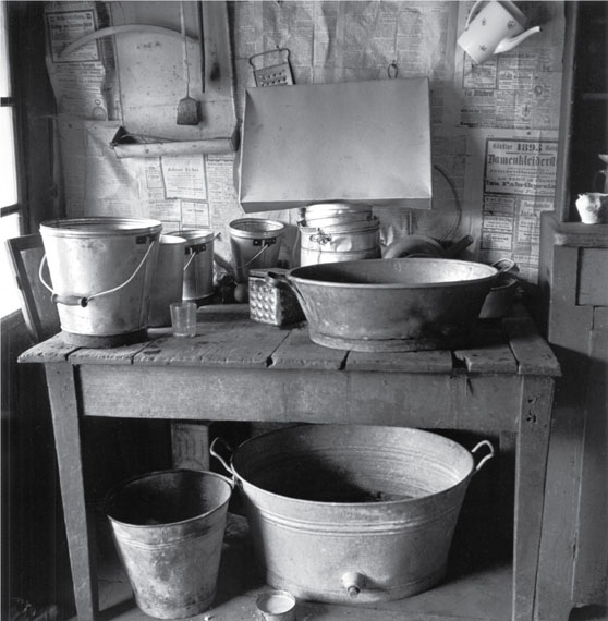 Theo Frey, Kitchen, Fluhli, Entlebuch, 1947© Fotostiftung Schweiz (Swiss Foundation of Photography)