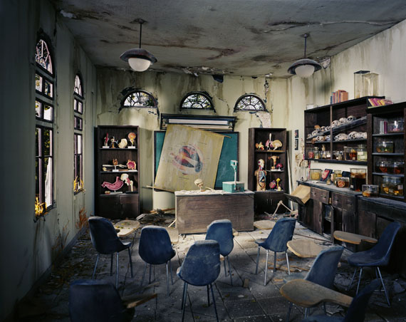 Lori Nix: Anatomy Classroom, 2012 © Lori Nix