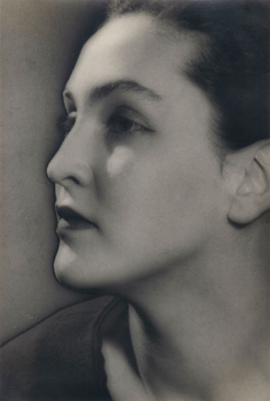 Man RayMeret Oppenheim, 1935Courtesy of Edwynn Houk Gallery
