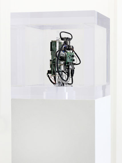 Trevor Paglen und/and Jacob Appelbaum, Autonomy Cube, 2014 Courtesy the Artist und/and Altman Siegel, San Francisco; Metro Pictures, New York; Galerie Thomas Zander, Cologne