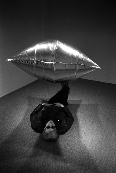 Steve Schapiro. Andy Under the Silver Cloud, 1965