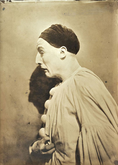 Adrien Tournachon (1825-1903)Le mime Charles Deburau posant pour la série « Têtes d’expression », France, 1854Tirage sur papier salé – 29 x 21,7cm© Courtesy Lumière des Roses