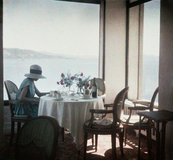 Bibi au Restaurant d'Eden Roc Cap d'Antibes, 1920 1965 Photographie J. H. Lartigue © Ministère de la Culture - France / AAJHL