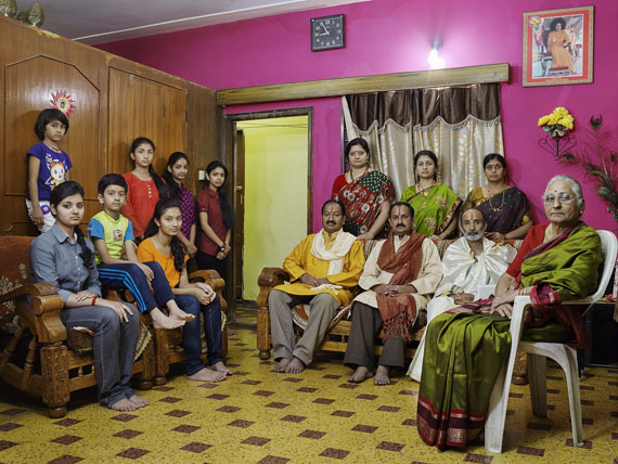 Nora Bibel, Pissay, Bangalore, Indien, 2014. Aus der Serie Family Comes First