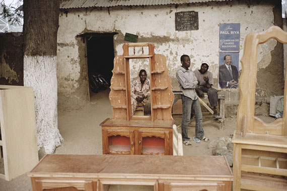 Arbeiter und Präsident, Kamerun 2012Archival pigment print, 30 x 40 cm© Andréas Lang
