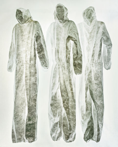 Sonja BraasSuits, aus der Serie "An Abundance of Caution", 2015Pigment Print, 172 x 140 cmEdition: 8+2 AP