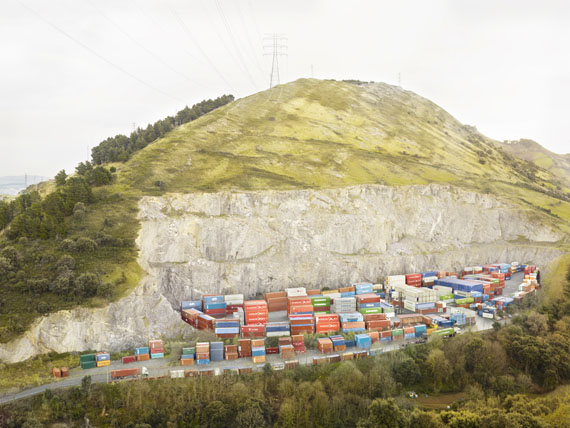Henrik Spohker: "Lagerung von leeren Containern, Bilbao, Spanien" aus der Serie "In Between"