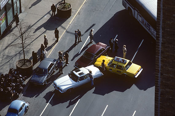 Accident on Broadway, NY, 1979, 47 x 65 cm, Edition 5 & 2 AP, Archival Pigment Print © Willy Spiller