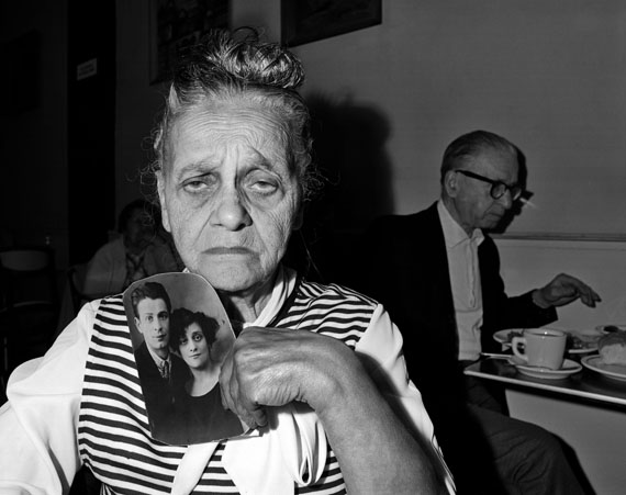 Bessie Gakaubowicz, Garden Cafeteria, New York, 1973‐1976© Bruce Davidson / Magnum Photos