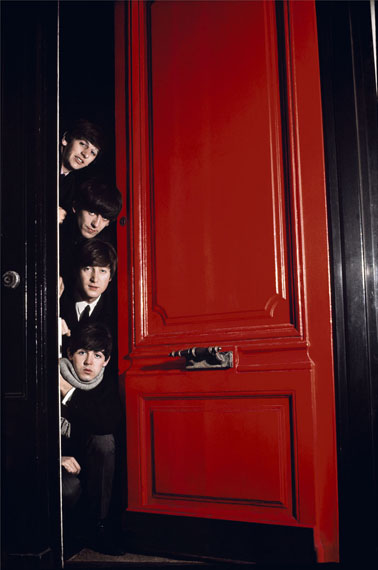 Jean-Marie Périer. The Beatles. Red Door. London, March 1964© Jean-Marie Périer / Photo12