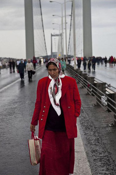 Bruno BarbeyBosphoros Bridge, Istanbul, Turkey, 2009© Bruno Barbey / Magnum Photos