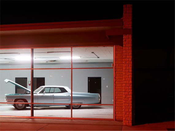 Josef Hoflehner : Open Hood, Roswell, New Mexico, 2013 – 160 x 210 cm Edition 1/5