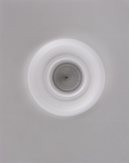 Gerda Schütte: "Luminosité N° 2"2016, 30 x 24 cm, Photogramm, Silbergelatine© Gerda Schütte, courtesy Semjon Contemporary