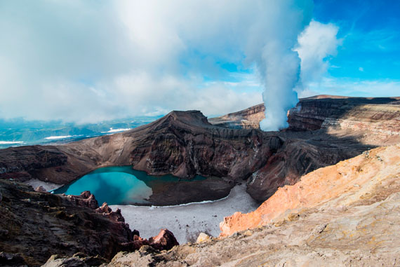 Steaming fumarole on the Gorely volcano, Kamchatka.© Michael Runkel 