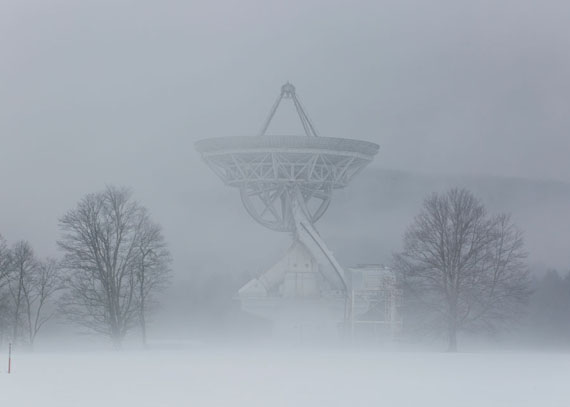 140 ft Scope, Green Bank Observatory, 2015, 60x84 cm © Andrew Phelps & Paul Kranzler